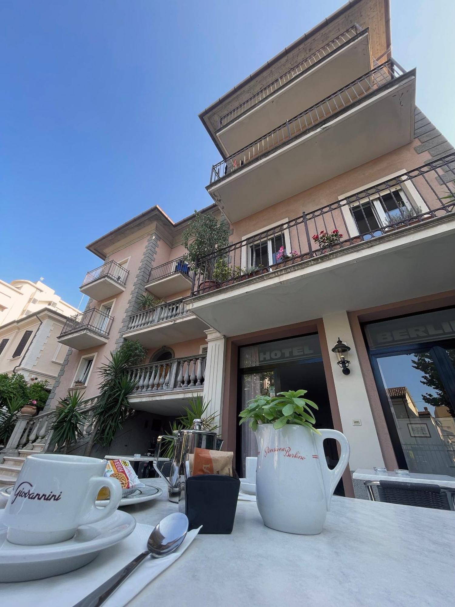 Hotel Berlino Cattolica Exterior foto